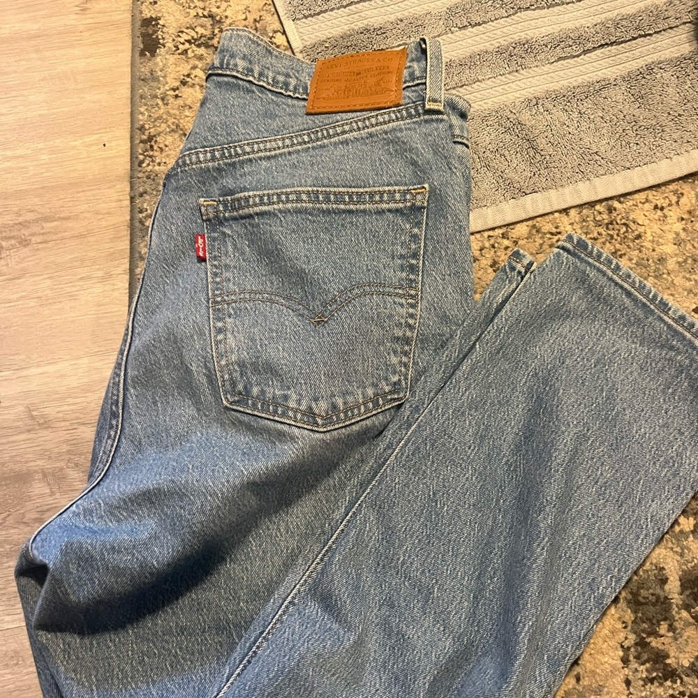 Womens levi jeans size 30